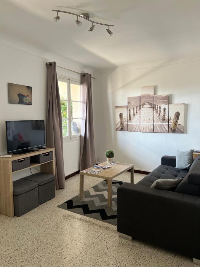 Avec Balcon Donnant Sur Les Arenes D'arles Apartment