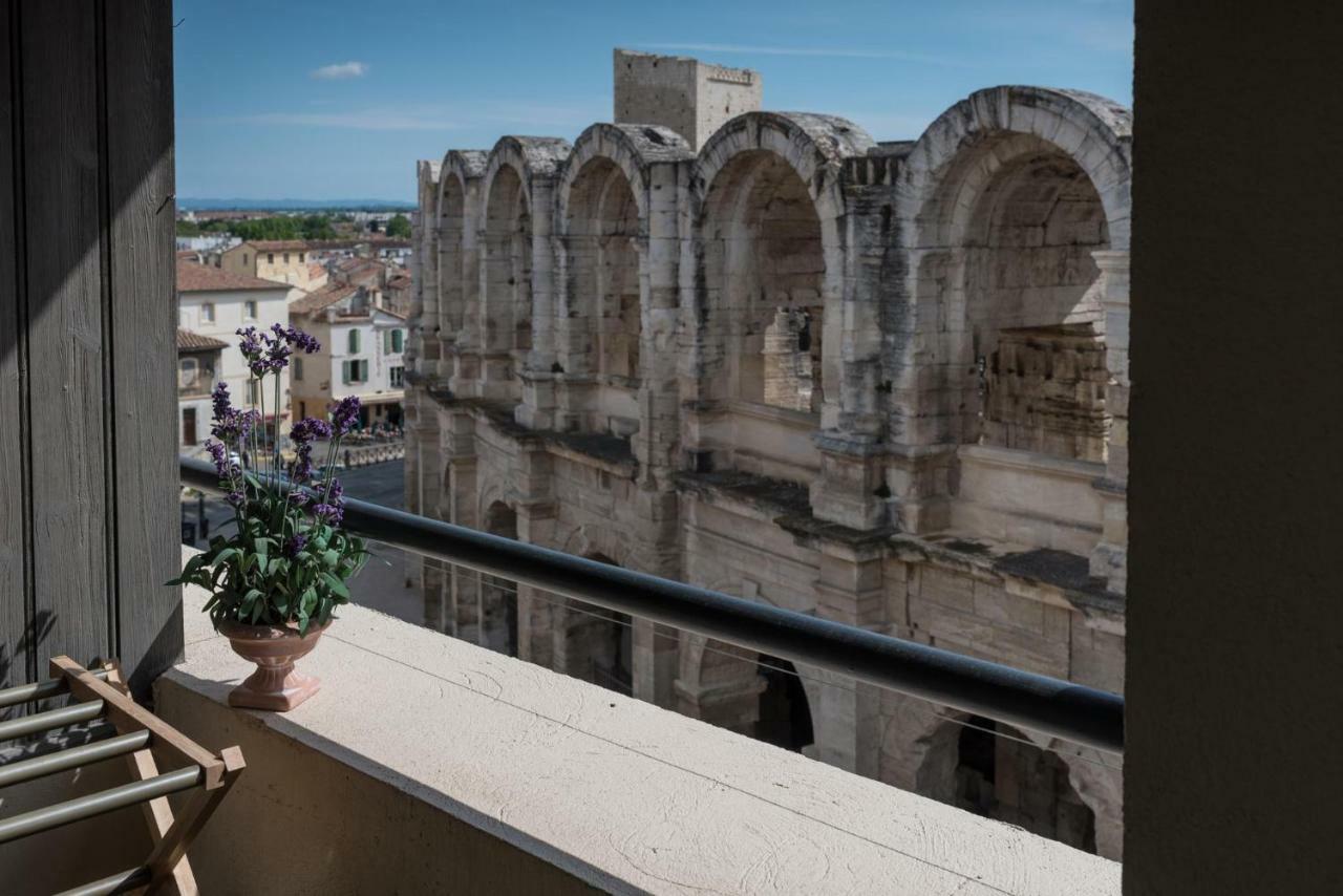 Avec Balcon Donnant Sur Les Arenes D'arles Appartement